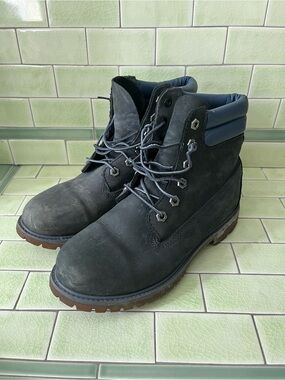Women’s Navy Timberland Ortholite Boots Size 8